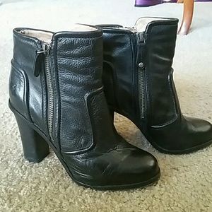 Frye Sylvia Piping Booties Size 6 Black